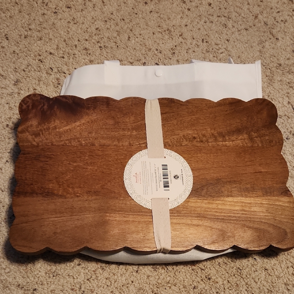 Mela Artisans Scallop Wood Charcuterie Board 16x10 NEW